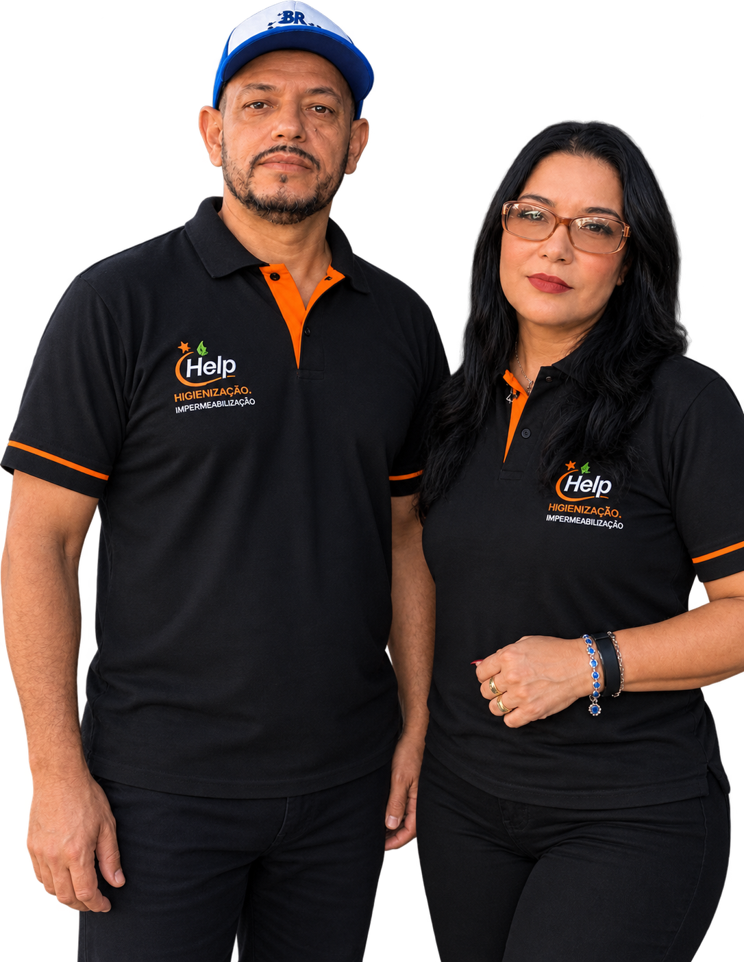 Maite e equipe da Help Higienização com o uniforme da empresa